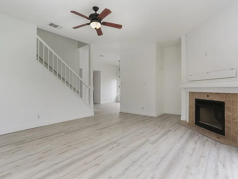 7107 Grassy Trl — Photo 9