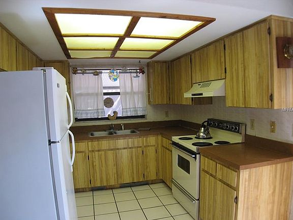 3rd image of 3947 Lake Saint George Dr