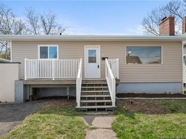 34 Atkinson Ave, Moncton, NB E1C 7S3