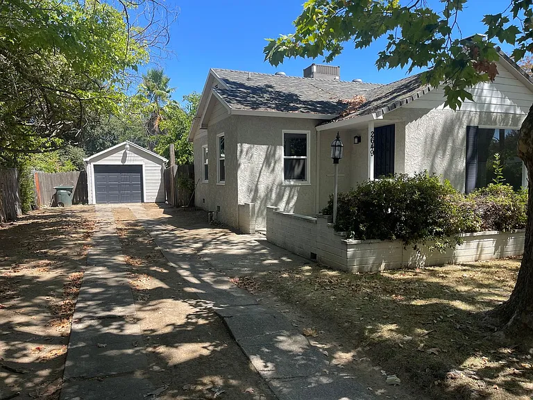 2649 21st Ave — Photo 15