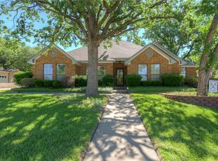 800 Smokerise Cir, Denton, TX 76205