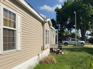 320 Cardinal Dr, Grand Island, NE 68803