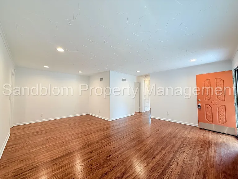 3737 E 37th Pl — Photo 5
