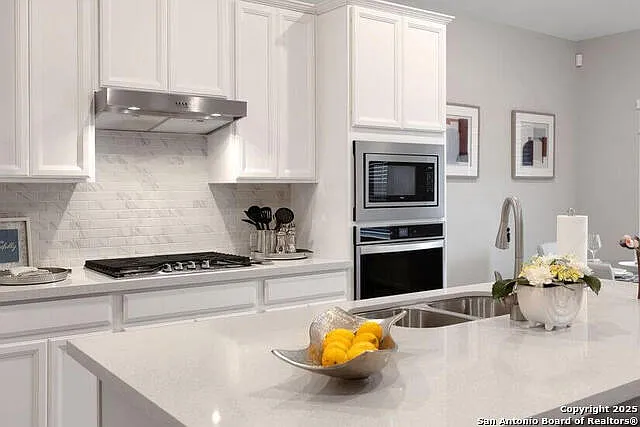 5 bed, 3.5 bath, 3101 sqft, $4,900 — Photo 2