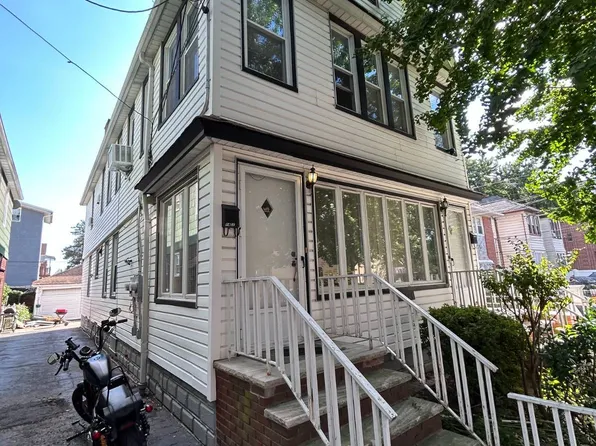 15914 43rd Ave, Flushing, NY 11358
