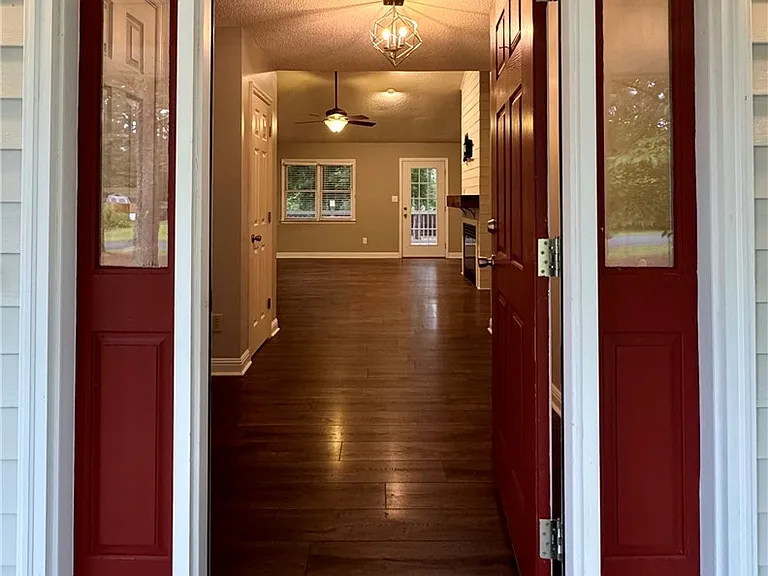 200 Horseshoe Dr — Photo 3