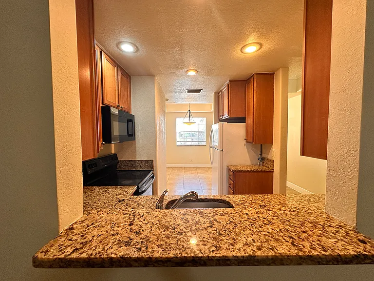 325 NE 23rd Ave #24 — Photo 4