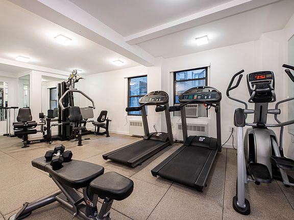 4th image of 166 W 75th St APT 1102