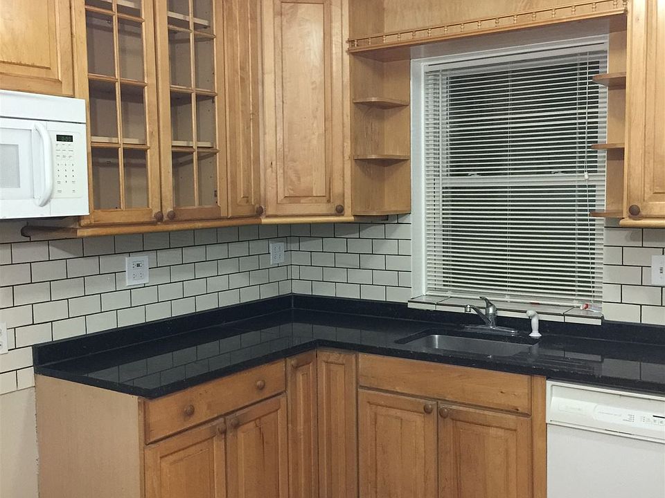 1st image of 5235 W Montrose Ave #1