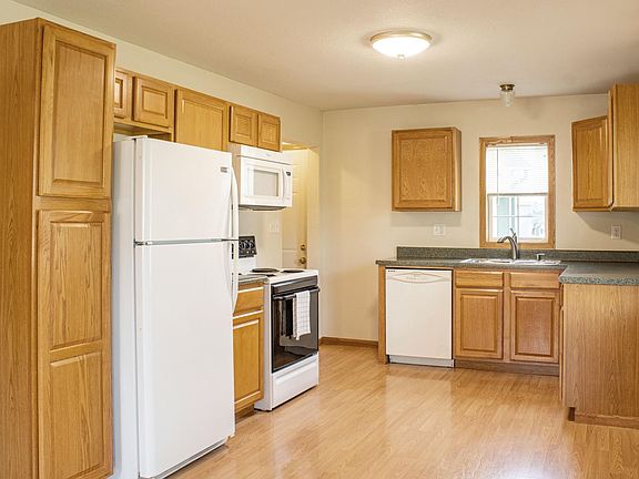 3rd image of 515 Truman Ave