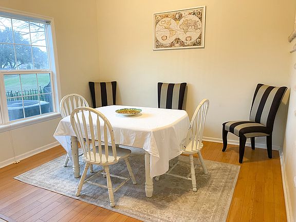 4th image of 35 Rivers Point Row APT B
