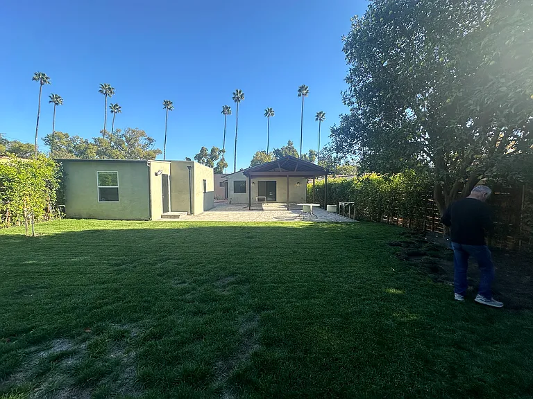 1259 Winchester Ave — Photo 3