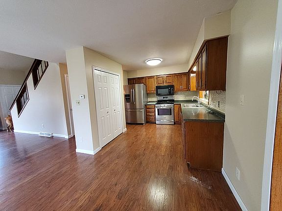 4th image of 1120 Ledgebrook Dr