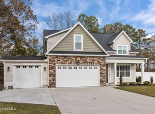2315 Plumosa Drive, Grimesland, NC 27837
