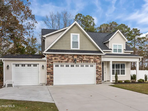 2315 Plumosa Drive, Grimesland, NC 27837
