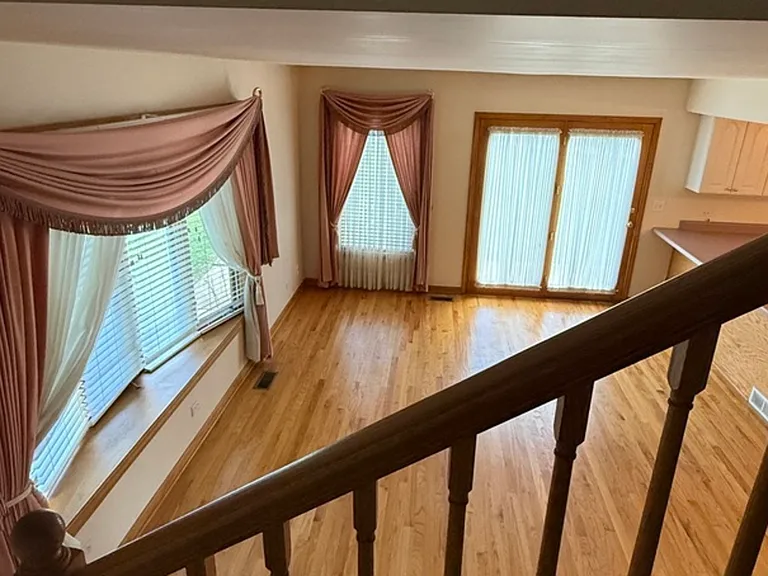 125 Maple Ct #1 — Photo 8