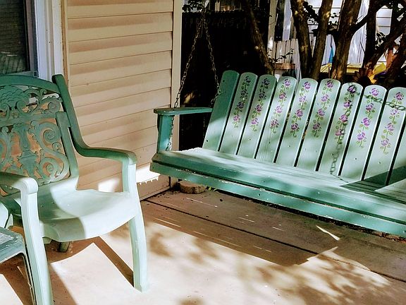 Cozy Covered Fron Porch