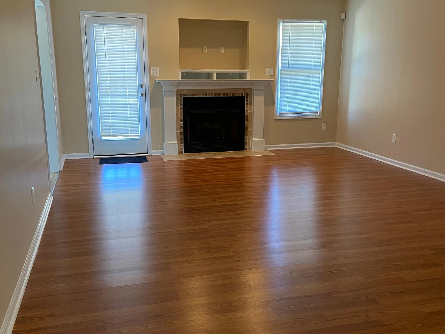 3 bed, 1503 sqft, $1,700 — Photo 2
