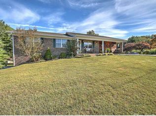 517 Skyview Dr, Rogersville, TN 37857
