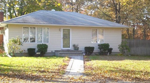 2nd image of 154 Maple St