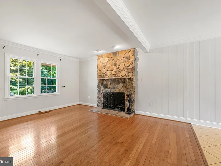 13204 Nickleson Dr — Photo 8
