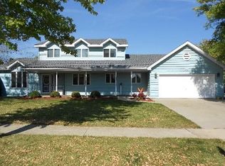 133 Heritage Dr, Minooka, IL 60447