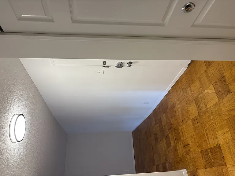 Calvert House Apartments — Photo 64