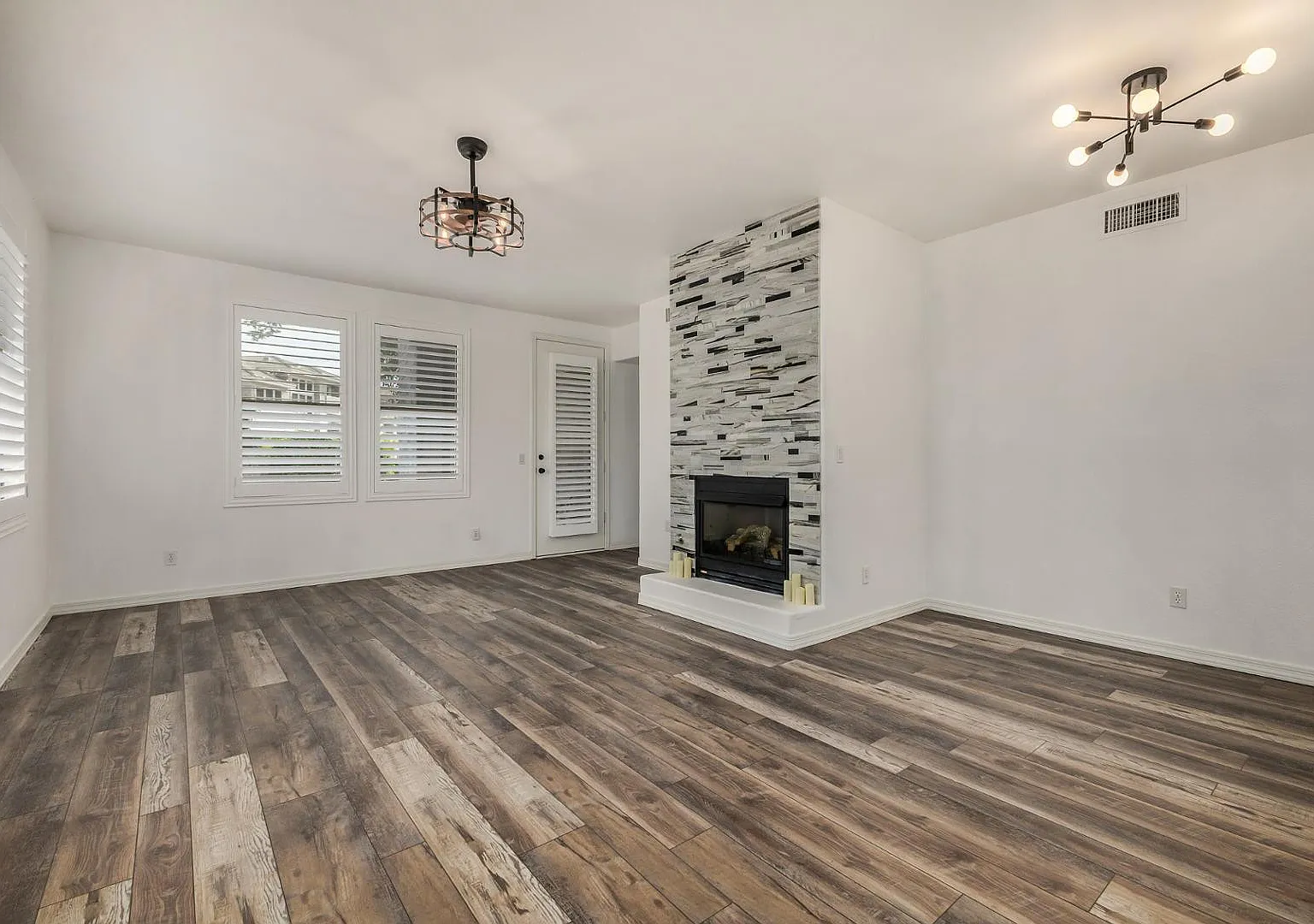 2 bed, 2.0 bath, 1401 sqft, $3,000 — Photo 3