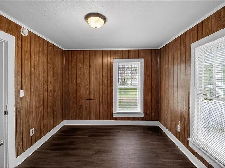 225 Sunset Ave — Photo 8