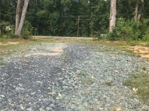 4 Broad Street Rd #4, Gum Spring, VA 23065