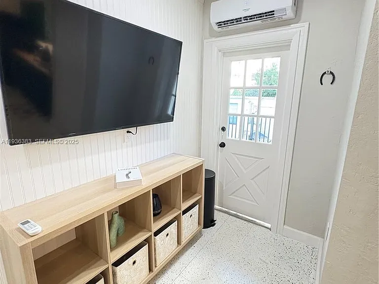 1901 SW 9th St #3 — Photo 13