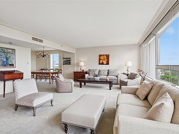 4th image of 2100 Saint Charles Ave APT 9D