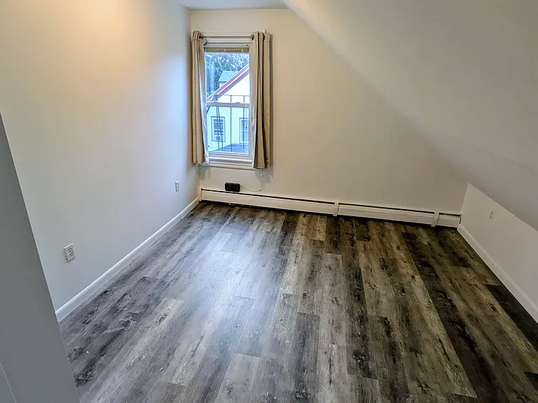 90 Gibbs Ave #4 — Photo 11