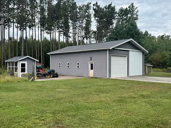 2nd image of 726 W Twenty Mile Rd
