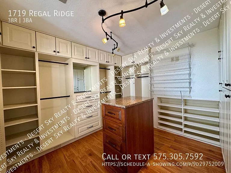 1719 Regal Rdg — Photo 26