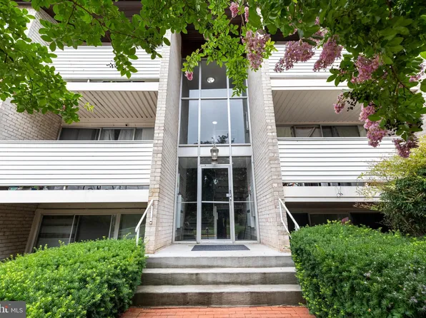 5606 Bismach Dr APT 104, Alexandria, VA 22312