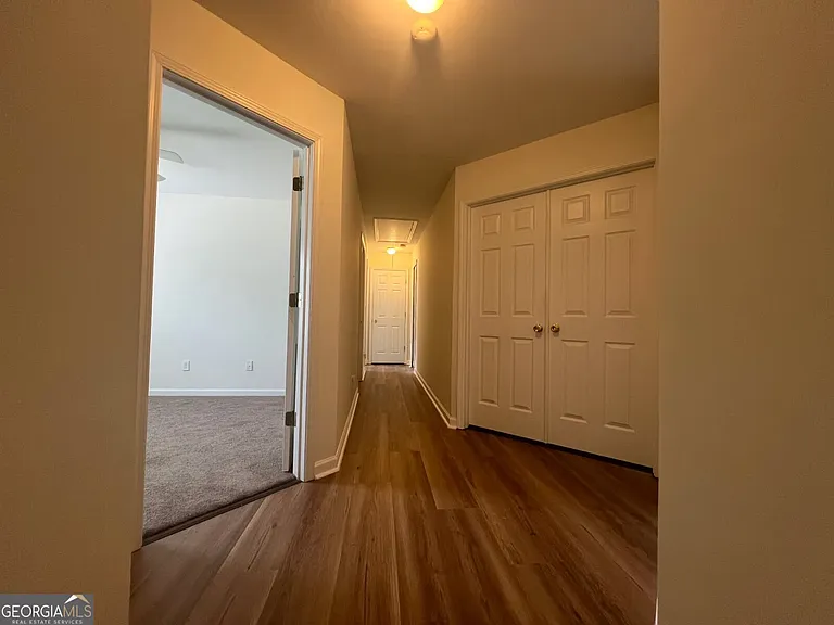 421 Holland Springs Dr — Photo 15
