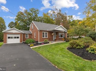 117 Deepwood Dr, Pine Grove Mills, PA 16868