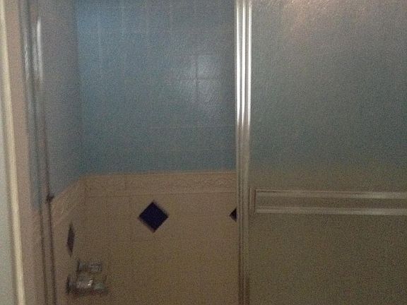 4th image of 627 N Plymouth Blvd