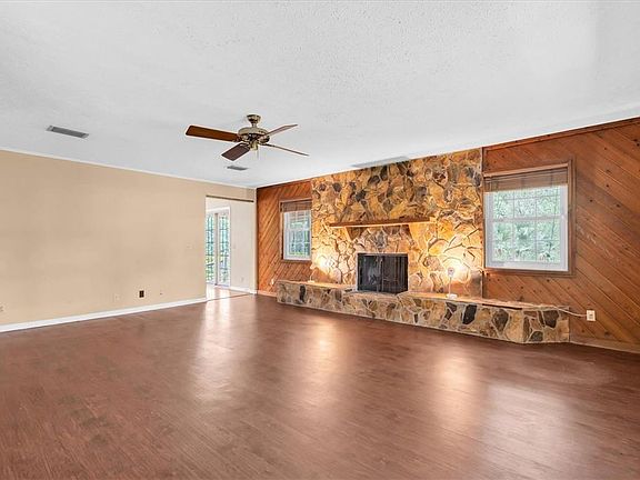 4th image of 10422 N Woodmere Rd