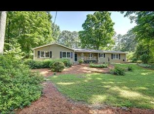 211 Lantern Ridge Ct, Alpharetta, GA 30009