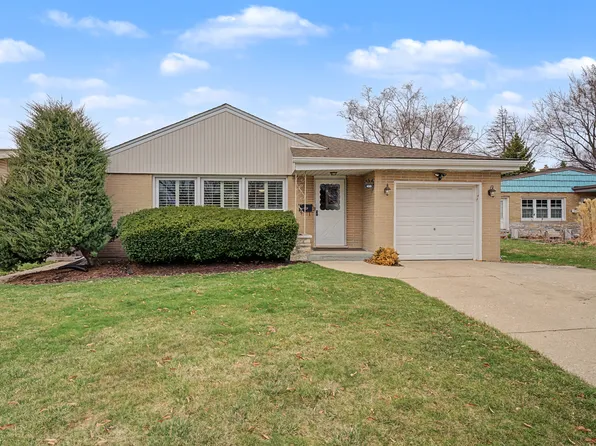 408 S Albert St, Mount Prospect, IL 60056