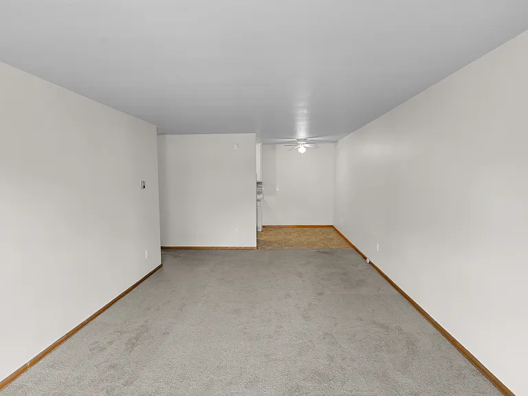 Lynn Plaza Apartments — Photo 26