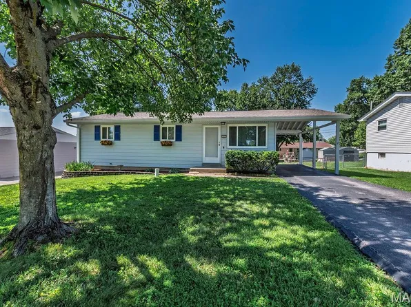 1217 Clearview Dr, Saint Charles, MO 63303