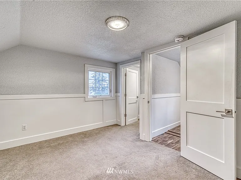 1016 S 37th St — Photo 16