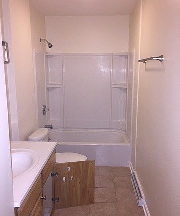 4th image of 704 Oak Ave #704