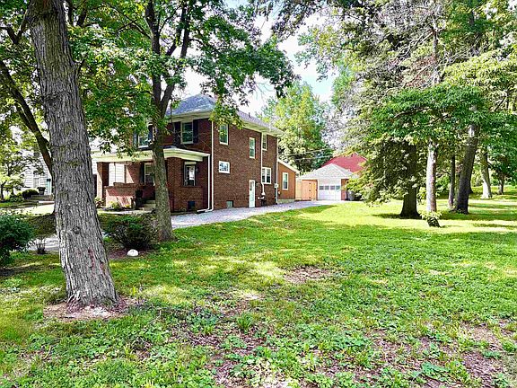 2nd image of 1130 W Branning Ave