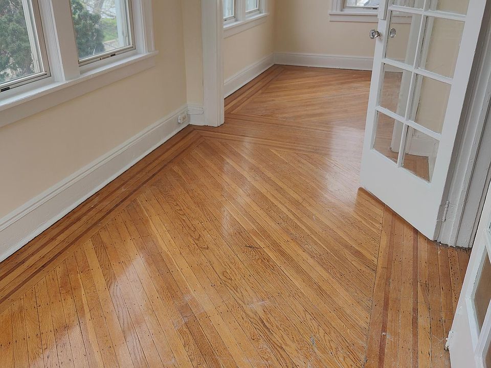 2nd image of 82 Alexander St #2