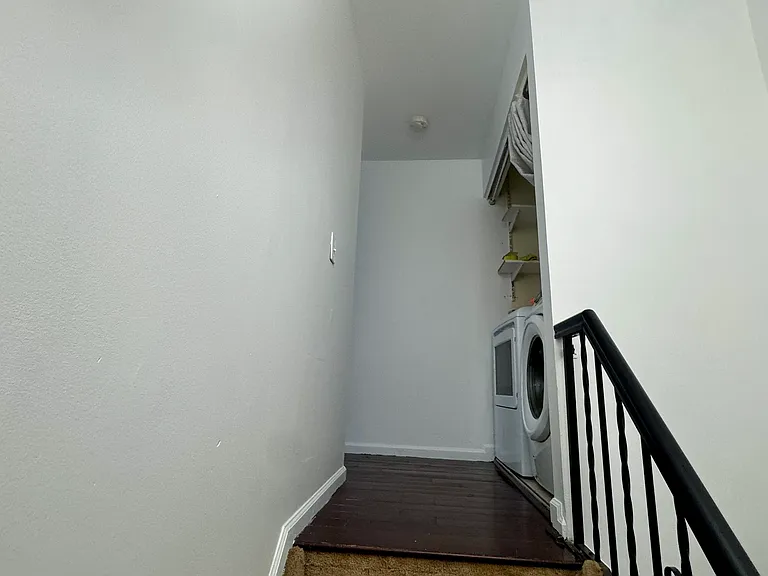 49 Country Dr W — Photo 18