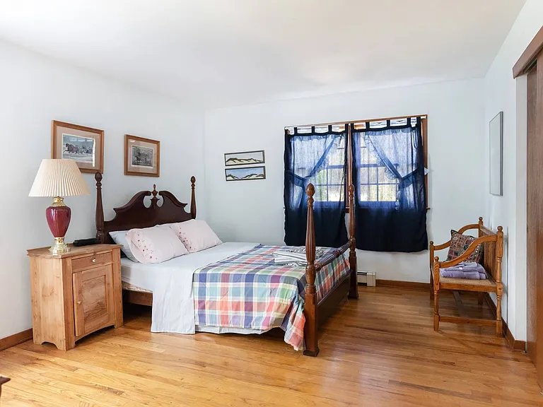 66 Hand Ln — Photo 10